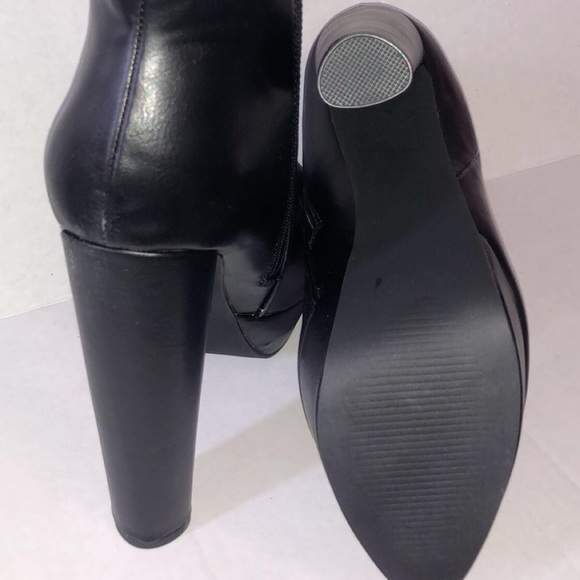 Black Platform Boots - Picture 6 of 7